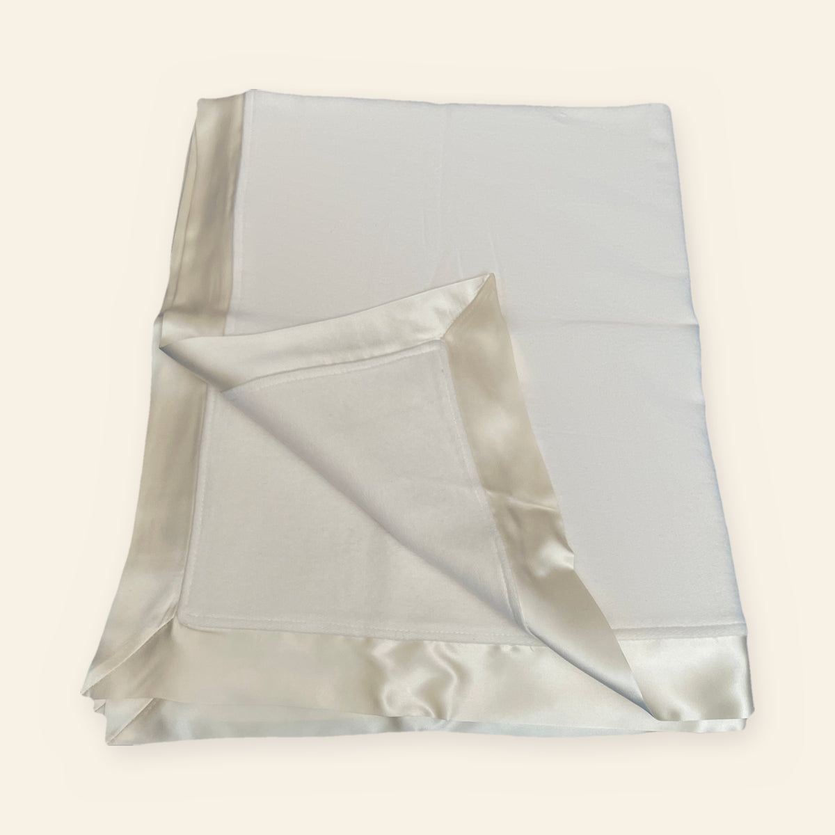Organic Cotton Fleece Baby Blanket with Straight Silk Trim