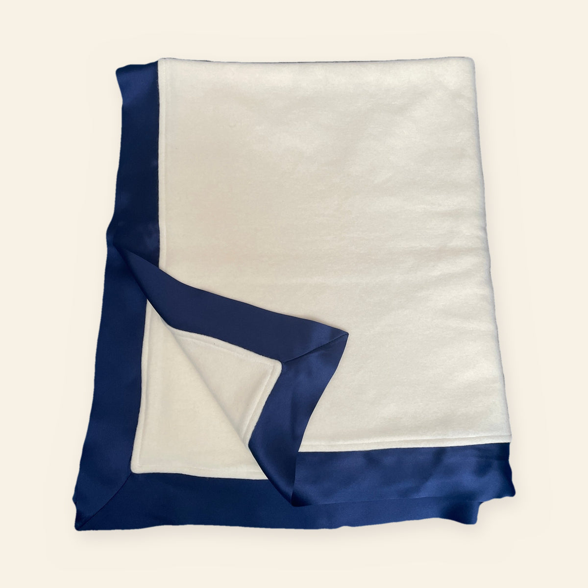 Organic Cotton Fleece Baby Blanket with Straight Silk Trim